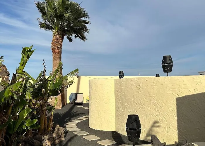 Cozy Canarian With Large Garden Apartamento Teguise (Lanzarote)