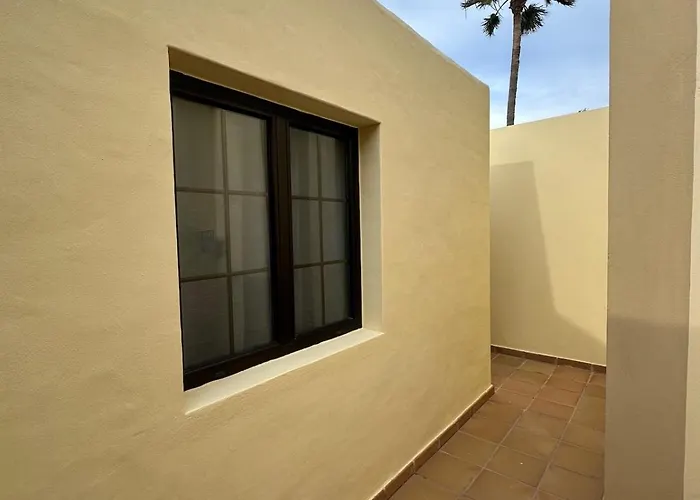 Cozy Canarian With Large Garden 아파트 *