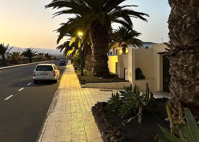 Cozy Canarian With Large Garden