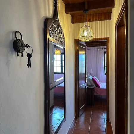 Cozy Canarian With Large Garden * Teguise (Lanzarote)