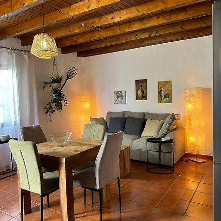Cozy Canarian With Large Garden Daire Teguise (Lanzarote)